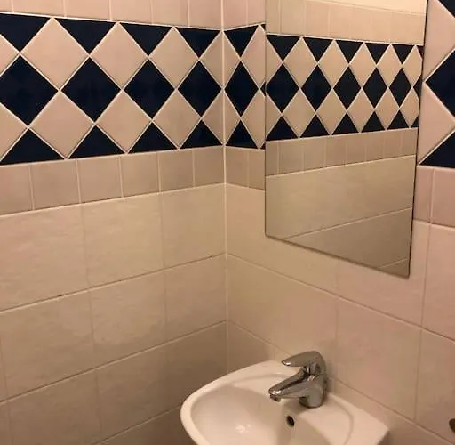 Exclusive Unique - *